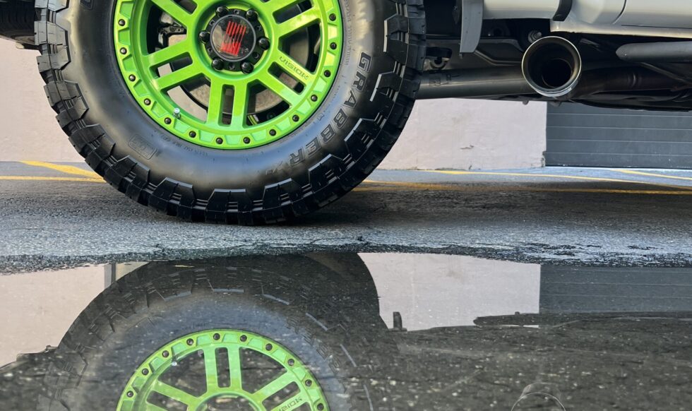 powder coat illusion green saleen wheels (2)